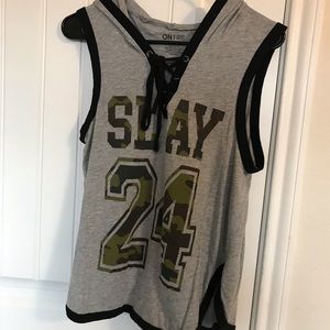 Sleeveless T-shirt